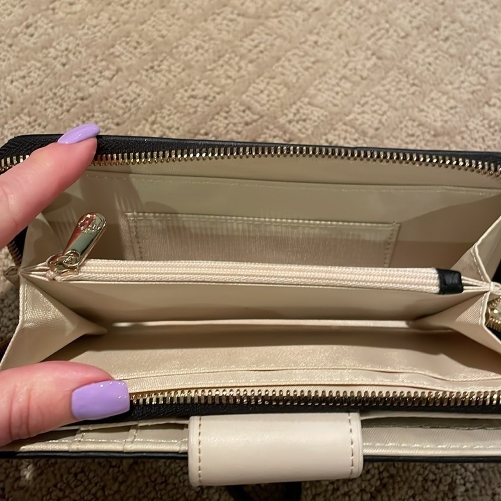 Spartina Black and Cream Patterned Women's Wristlet - Picture 4 of 4